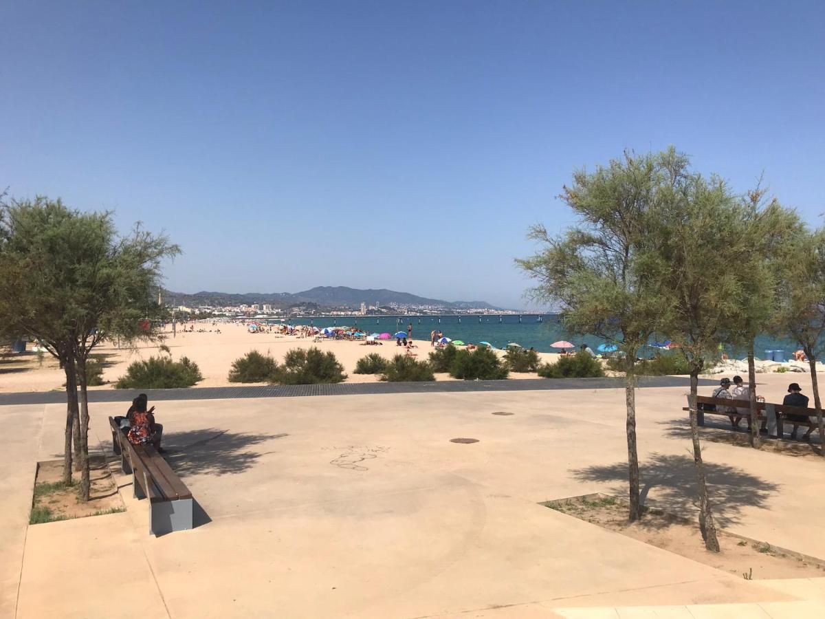 Hospedaje Dado De Baja Badalona Eksteriør billede